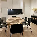 2 Bedroom Apartment With Garden Close To Station